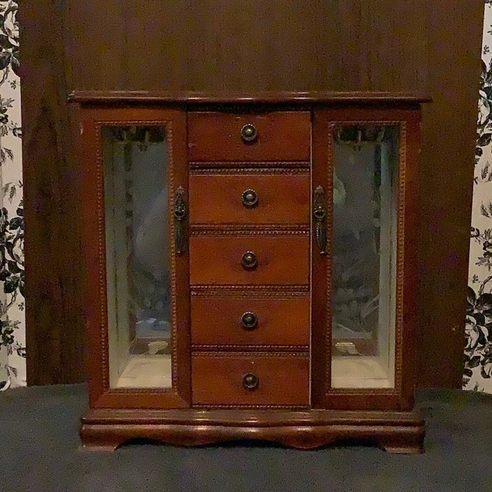 Wooden 5 drawer jewelry box
